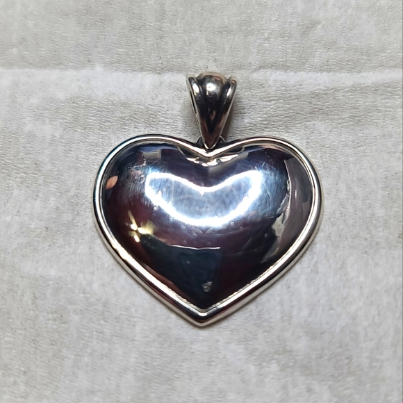 James Avery Jewelry - James Avery RETIRED 925 Large Engravable Heart Pendant